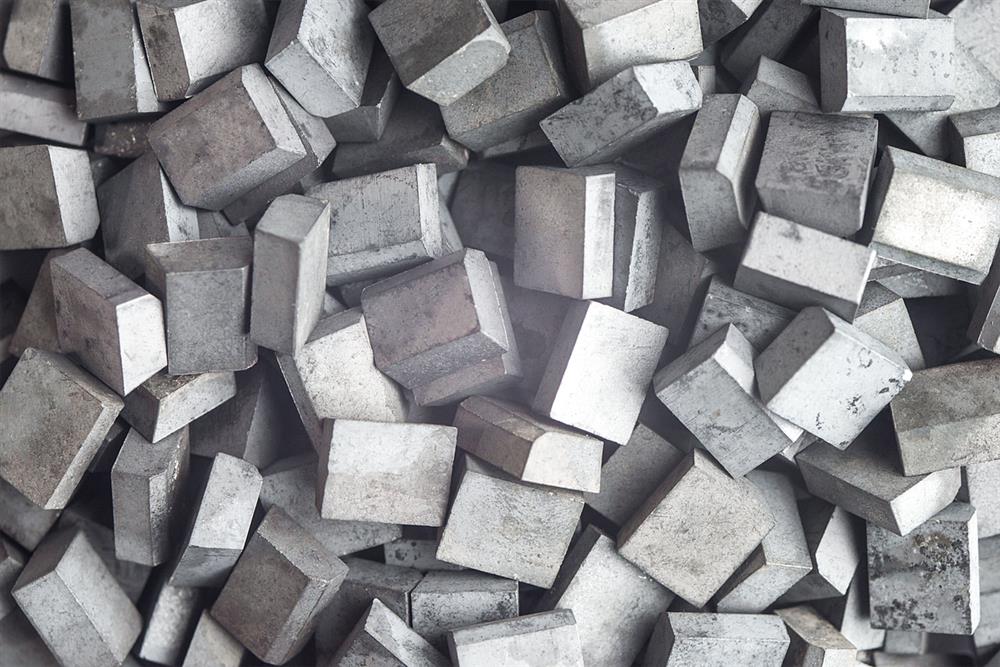 materials for metal injection molding - Tungsten and Carbide Materials