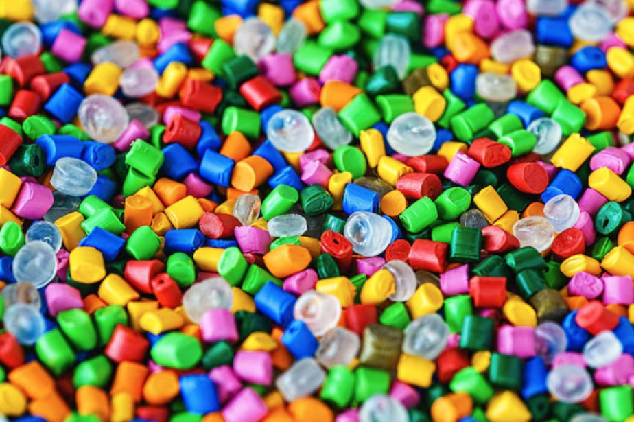 The different between Plastics and Polymers